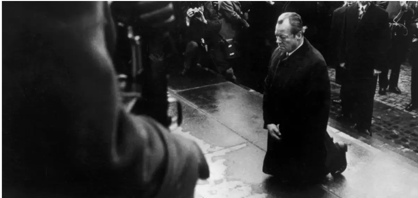 Was wollte Willy Brandt mit seinem Kniefall 1970 im ehemaligen jüdischen Ghetto in Warschau ausdrücken?